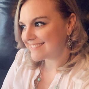 Meet your Posher, Leanna